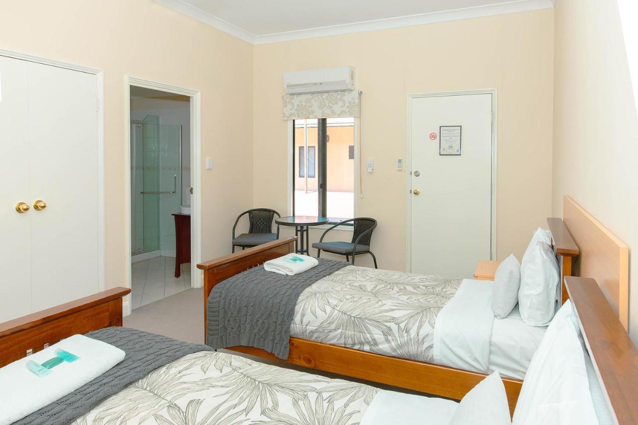 Settlers Hotel York Eksteriør billede